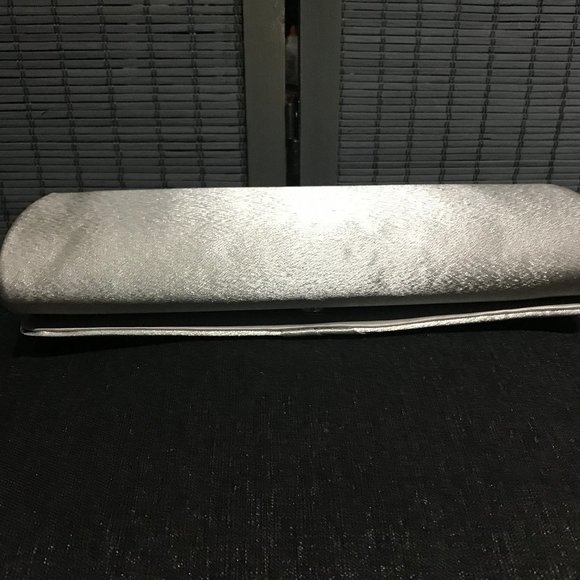 *** New *** Giani Bernini Satin Matinee Flap Clutch - Picture 4 of 6